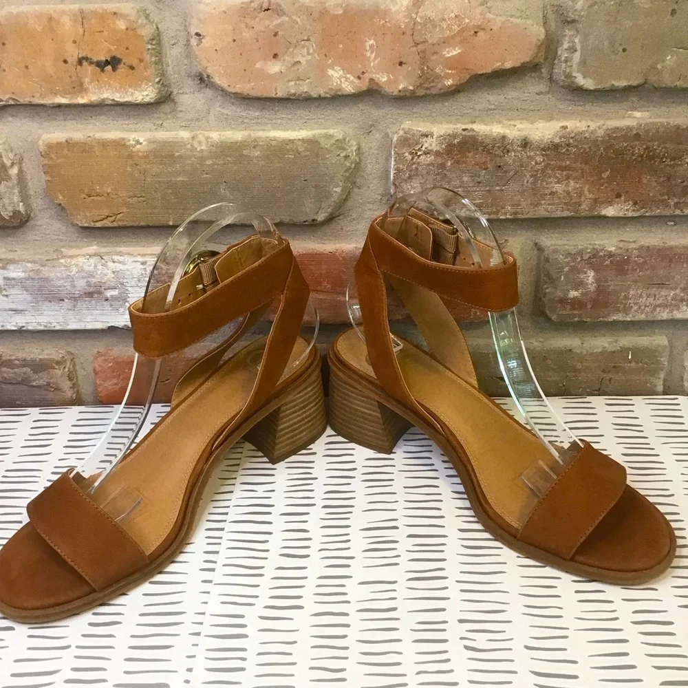 GIANNI BINI Women’s Brown Suede Leather Chunky Block Heel Ankle Strap Sandal 8.5